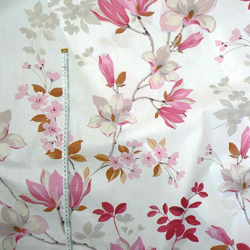 0166D Bavlněná látka 40x79cm magnolie na bílé