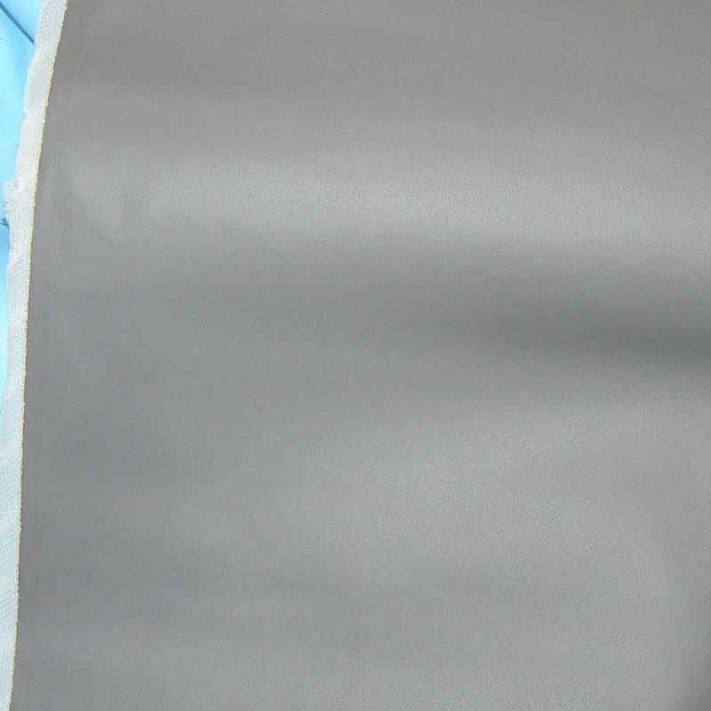 KK209 Koženka zbytek 45x140cm koženka šedá tenší
