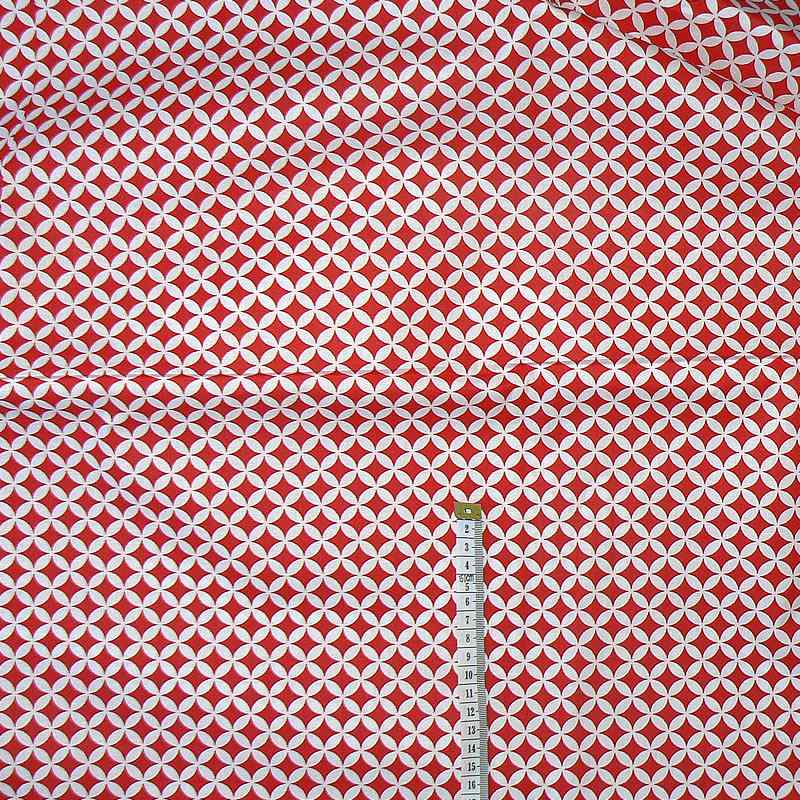 0555 Bavlněná látka 40x79cm červenobílá hvězdy v kruhu