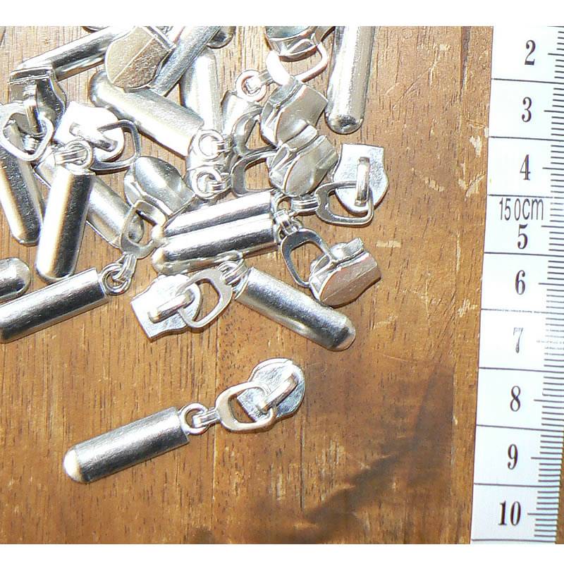 Dekorační obdélníkový kovový jezdec na spirálový zip 5mm