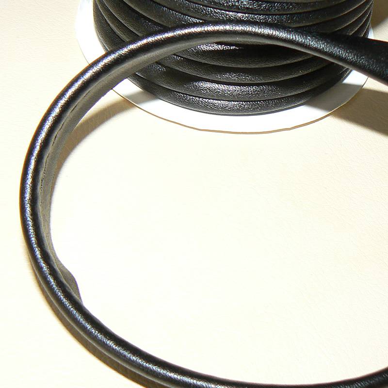 Koženková paspulka (výpustka) 12mm širší černá