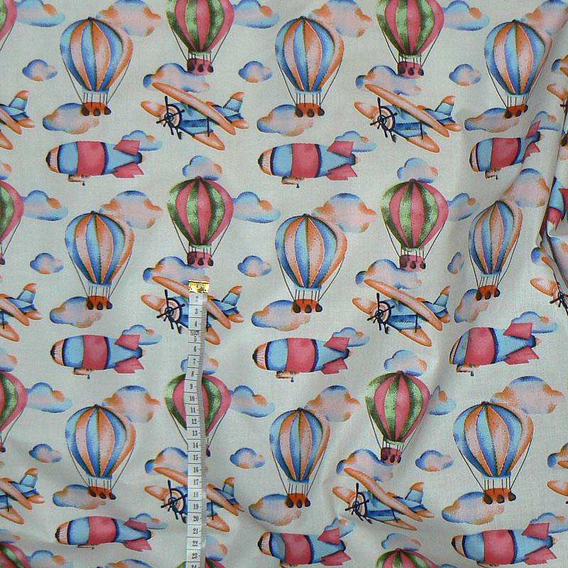 0429D/1 Bavlněná látka plátno 47x79cm balony letadla na sv. modré