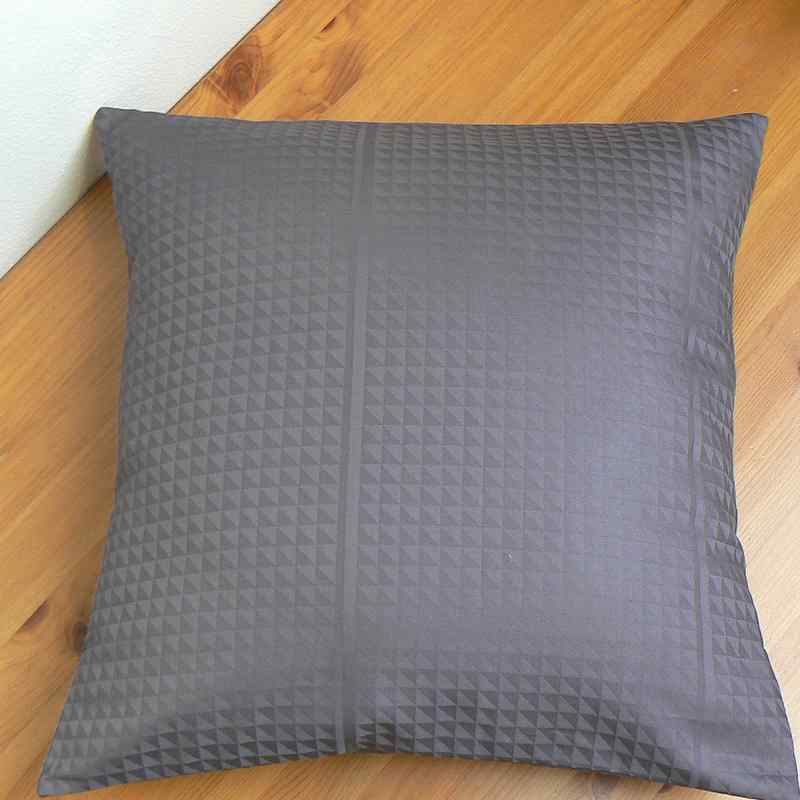 Exkluzívní bavlněná látka triangel šedohnědá - damašek 60x276cm (2)