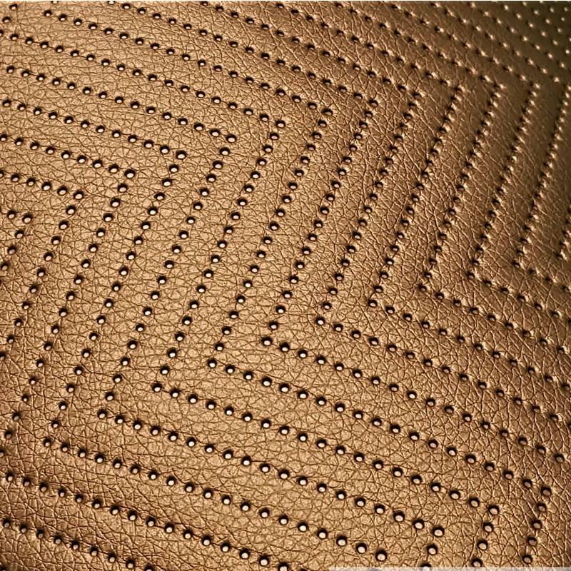 KK354/1 Exkluzívní koženka zbytek 12x140cm koženka cikcak 6x6cm zlatohnědá na vatelínu