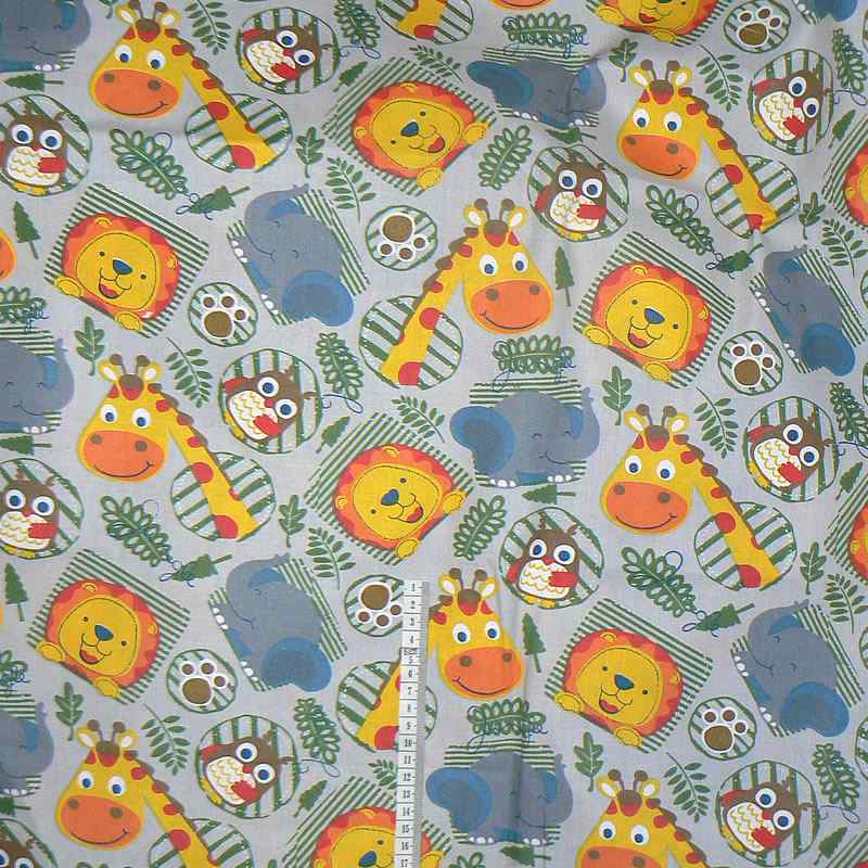 0993 Bavlněná látka plátno 40x79cm zvířátka na šedé lvíček na patchwork