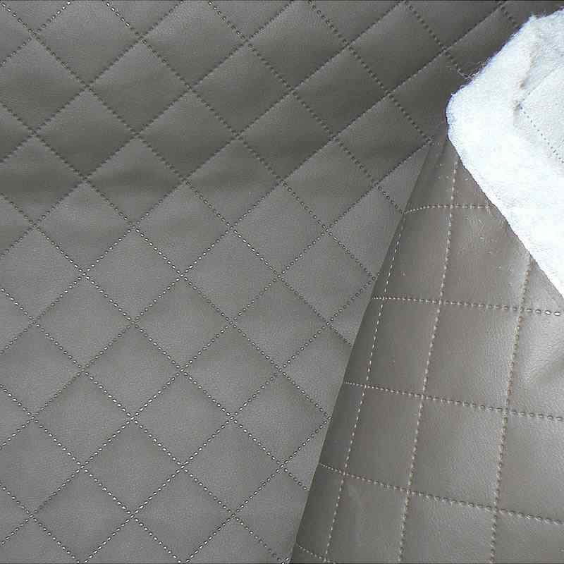KK318/1 Exkluzívní koženka zbytek 30x140cm koženka čtverce šedohnědá 5x5cm na vatelínu
