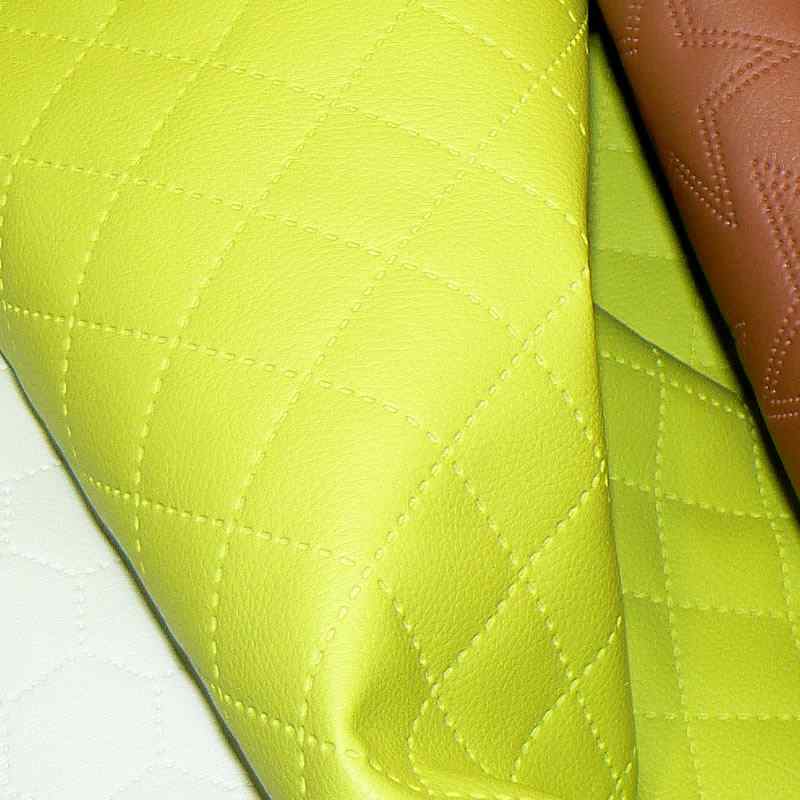 KK390/1 Exkluzívní koženka zbytek 31x118cm koženka čtverečky 3x3cm limetkana vatelínu