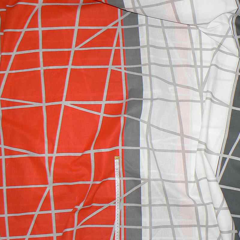 5V113 II.jakost Bavlněná látka 53x105cm barevné kruhy zbytek na patchwork