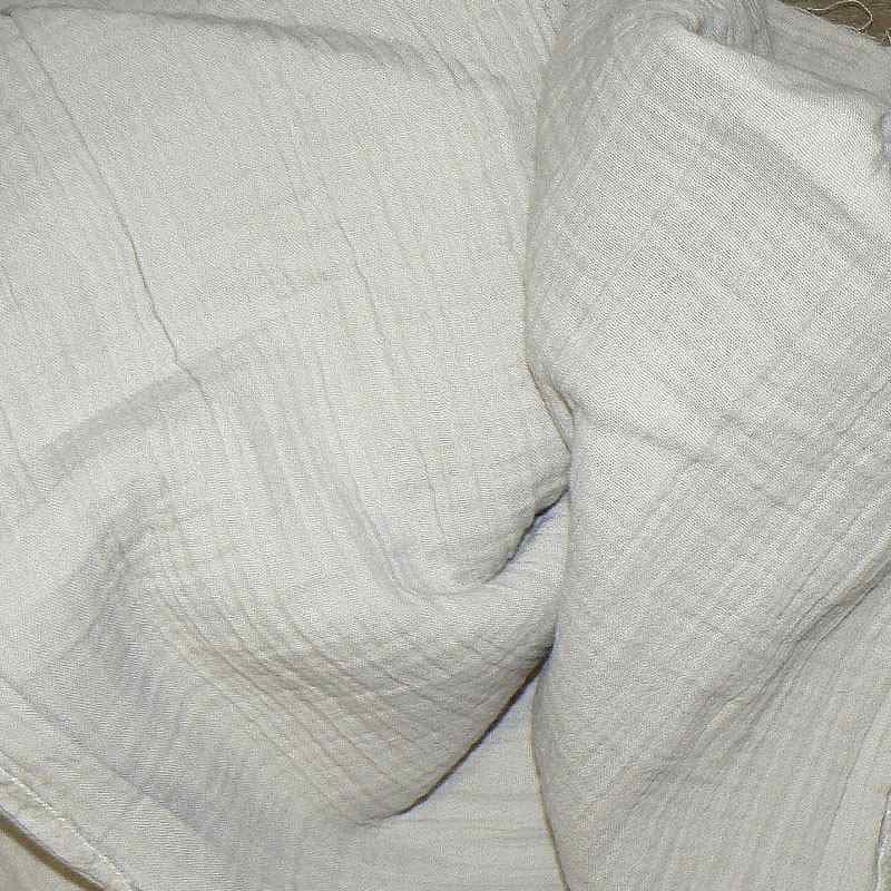 6B110 Mušelín dvojitá gázovina bavlněná látka 70x16cm světle šedá zbytek