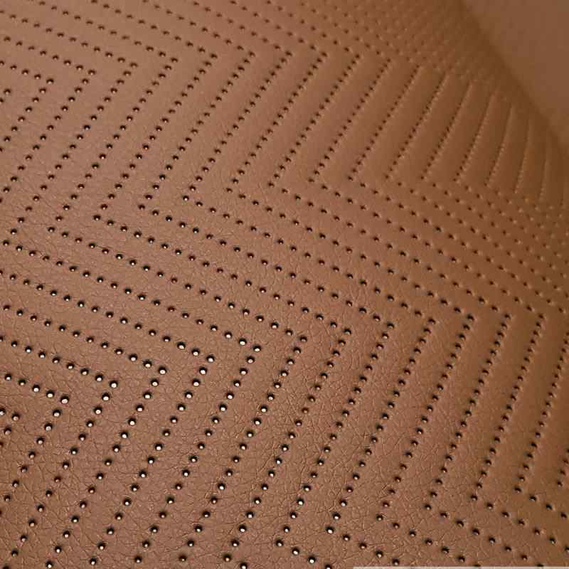 K392 Exkluzívní koženka zbytek 45x140cm koženka cikcak 6x6cm hnědá na vatelínu