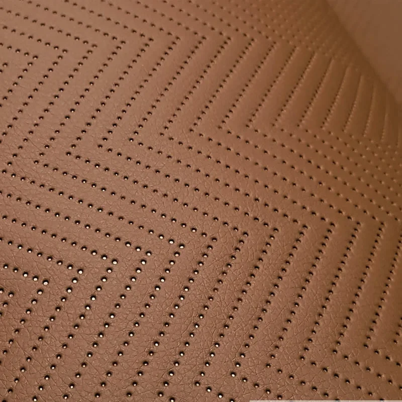 K392 Exkluzívní koženka zbytek 45x140cm koženka cikcak 6x6cm hnědá na vatelínu