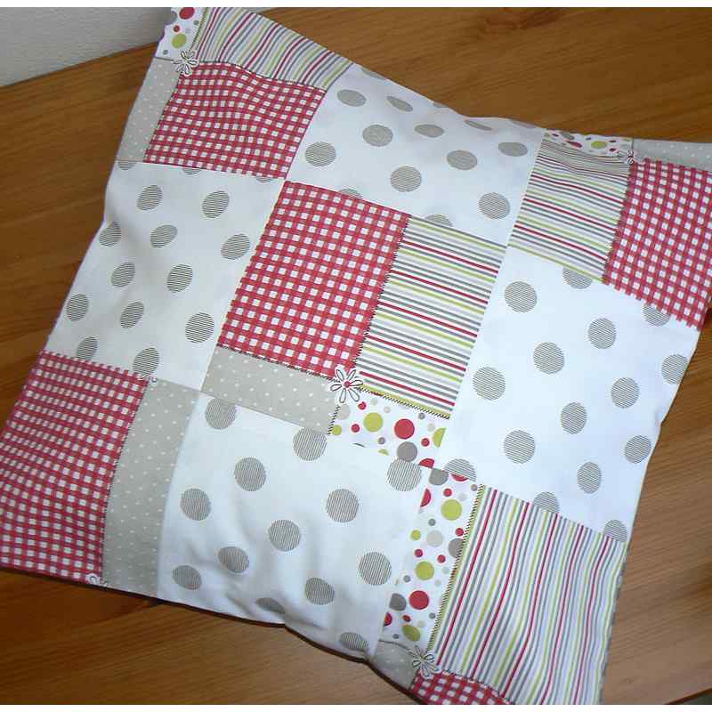 Bavlněná látka 30x16cm béžovočervená  na patchwork (1N163)
