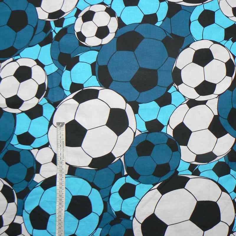 Bavlněná látka 85x35cm fotbalisté zbytek na patchwork (1P104)