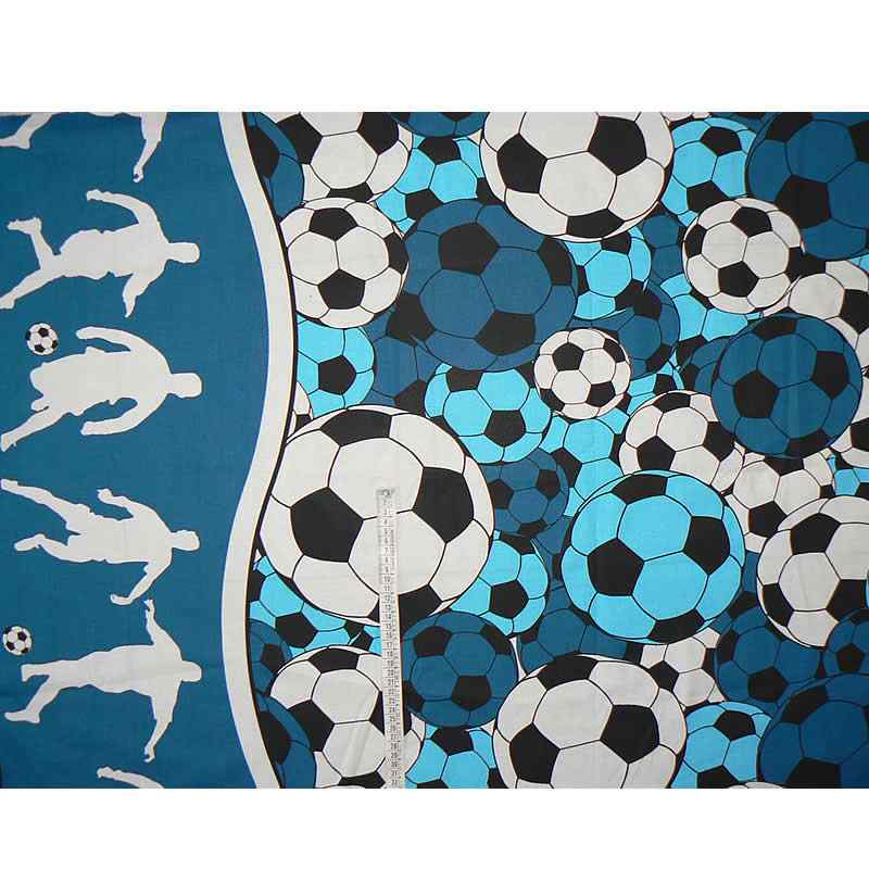 Bavlněná látka 77x142cm fotbalisté zbytek na patchwork (1P107)