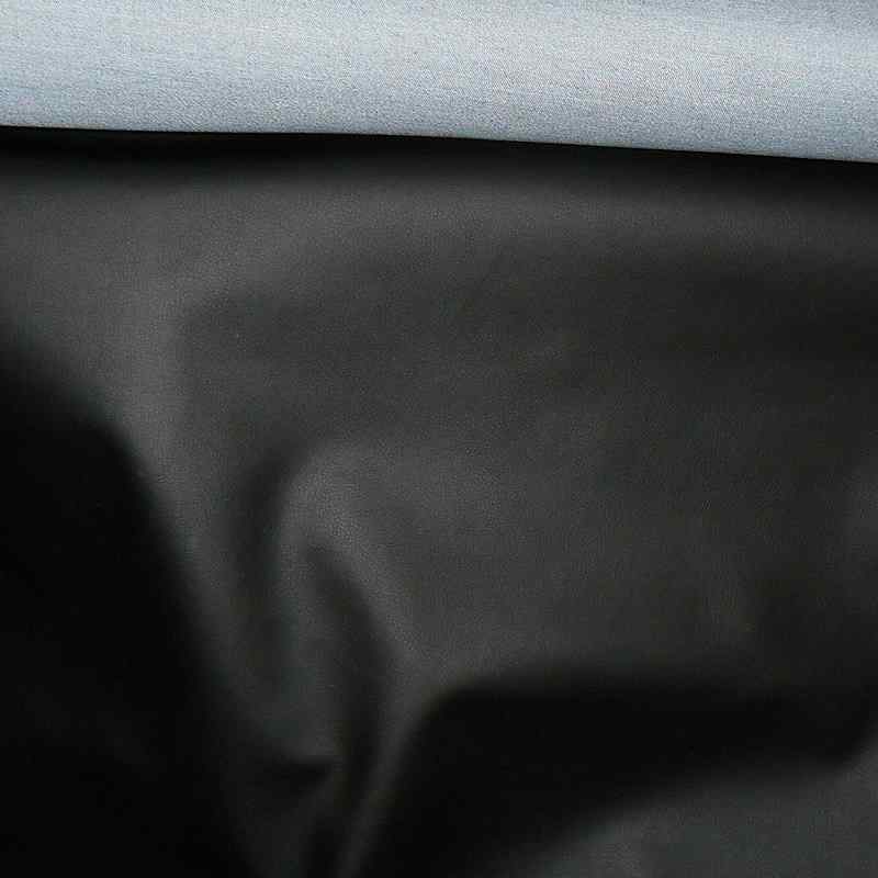 KK148 Koženka zbytek 45x140cm koženka černá mat