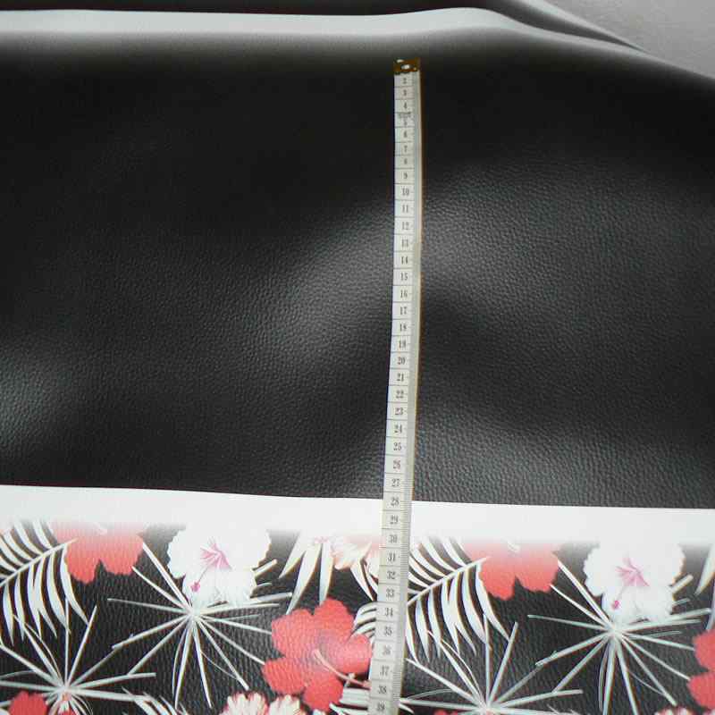 KK250 Tisk/černá 14cm+27cmx140 Koženka zbytek 41x140cm koženka tisk ibišek a černá