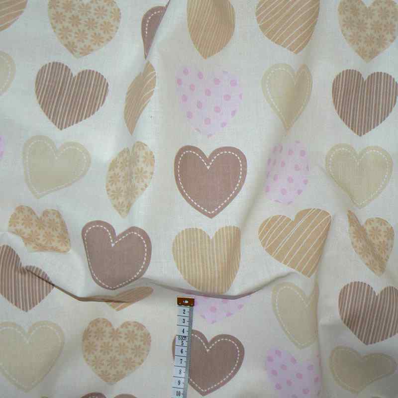 0564D Bavlněná látka 40x79cm srdce na sv.žluté zbytek na patchwork