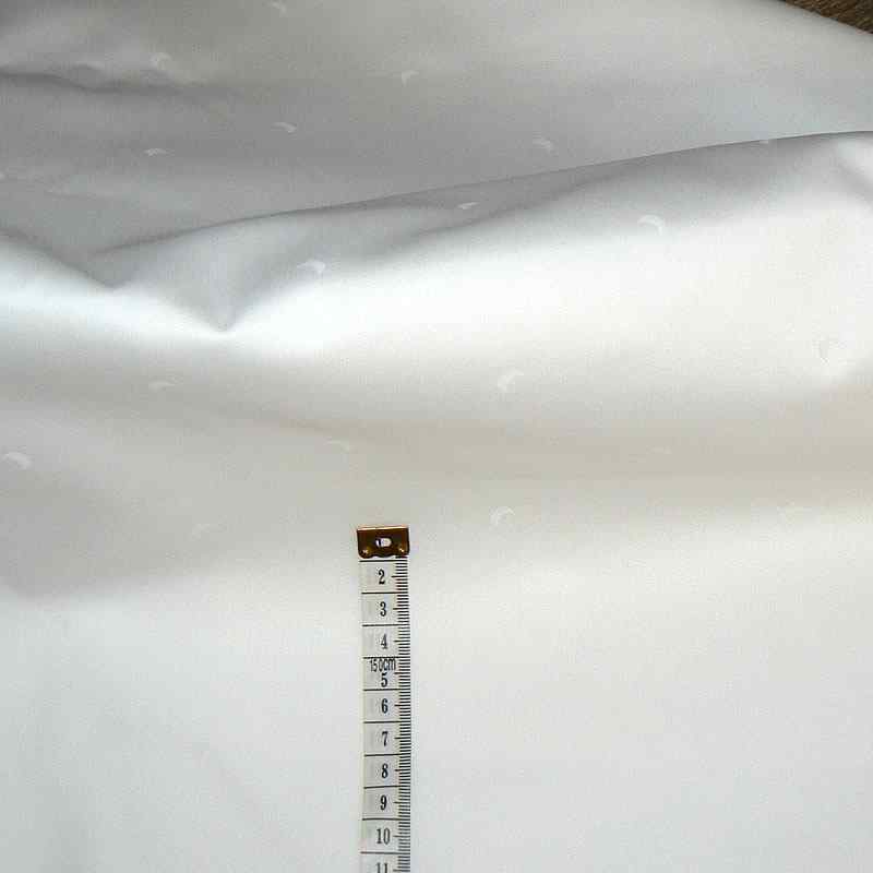 DA1640 Damašek Geon bavlněná látka 140x260cm bílá malinké měsíčky
