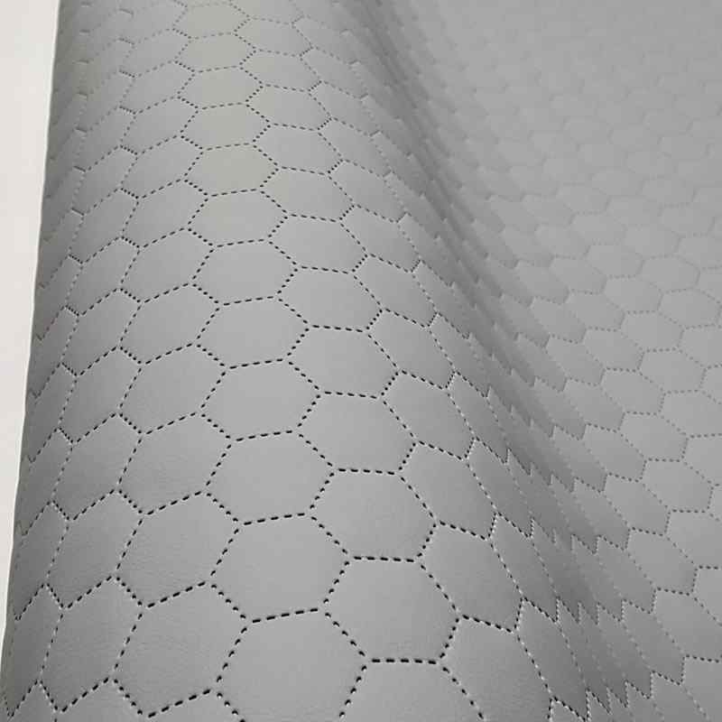 KK326 Exkluzívní koženka zbytek 45x140cm koženka plástev medu šedá světlá na vatelínu