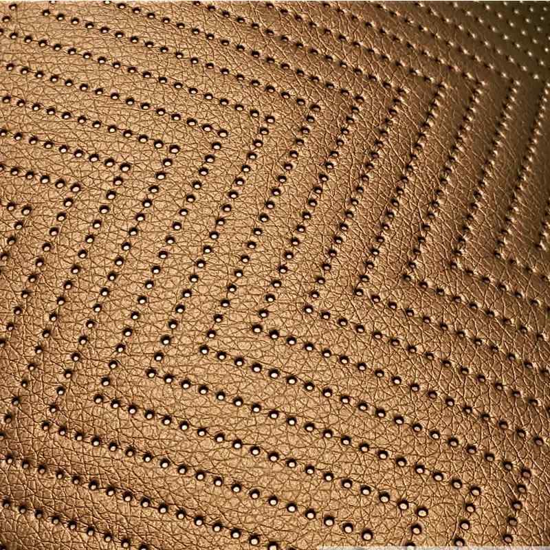 KK354 II.jakost Exkluzívní koženka zbytek 50x110cm koženka cikcak 6x6cm zlatohnědá na vatelínu