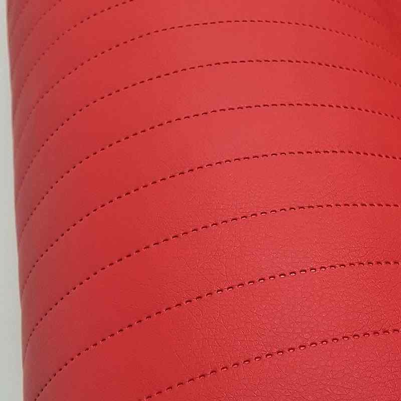 KK355/1 Exkluzívní koženka zbytek 55x69cm koženka pruhy vedle s co 2,5cm na vatelínu