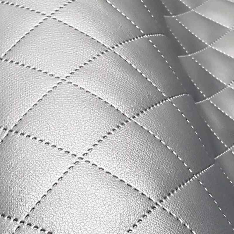 KK359 Exkluzívní koženka zbytek 30x140cm koženka čtverce šedohnědá 5x5cm na vatelínu