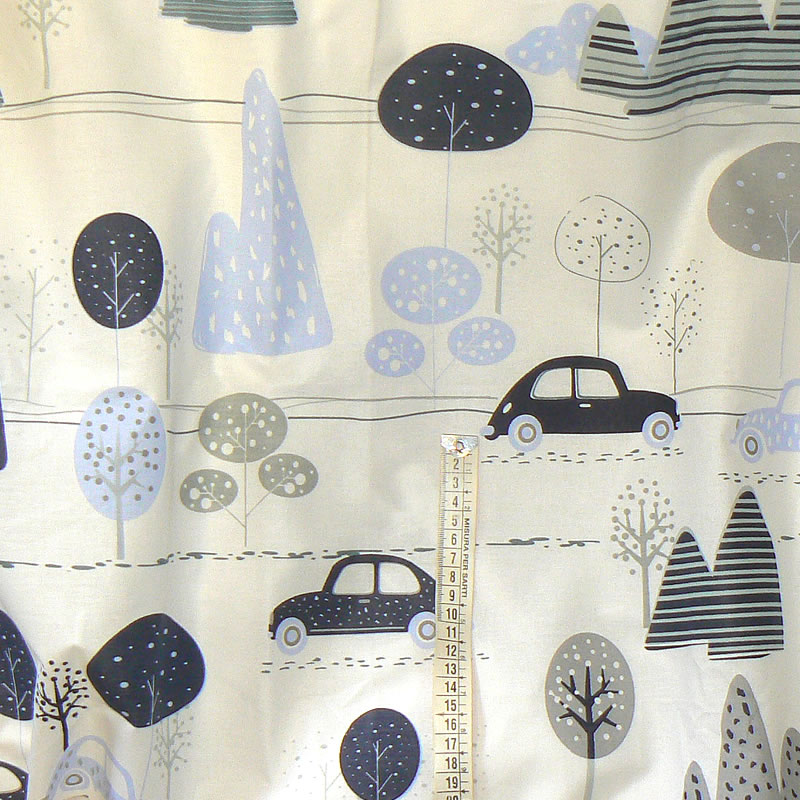6K228 Bavlněná látka 45x100cm auta stromy modrá zbytek na patchwork