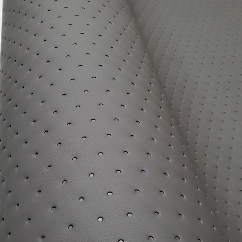 KK429/1 Exkluzívní koženka zbytek 20x140cm koženka puntíky co 1,5cm tmavě šedá na vatelínu