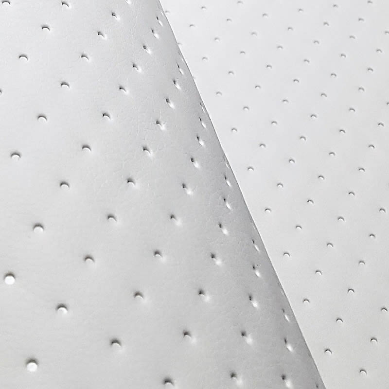 KK425 II.jakost Exkluzívní koženka zbytek 45x140cm koženka puntíky co 1,5cm bílá na vatelínu