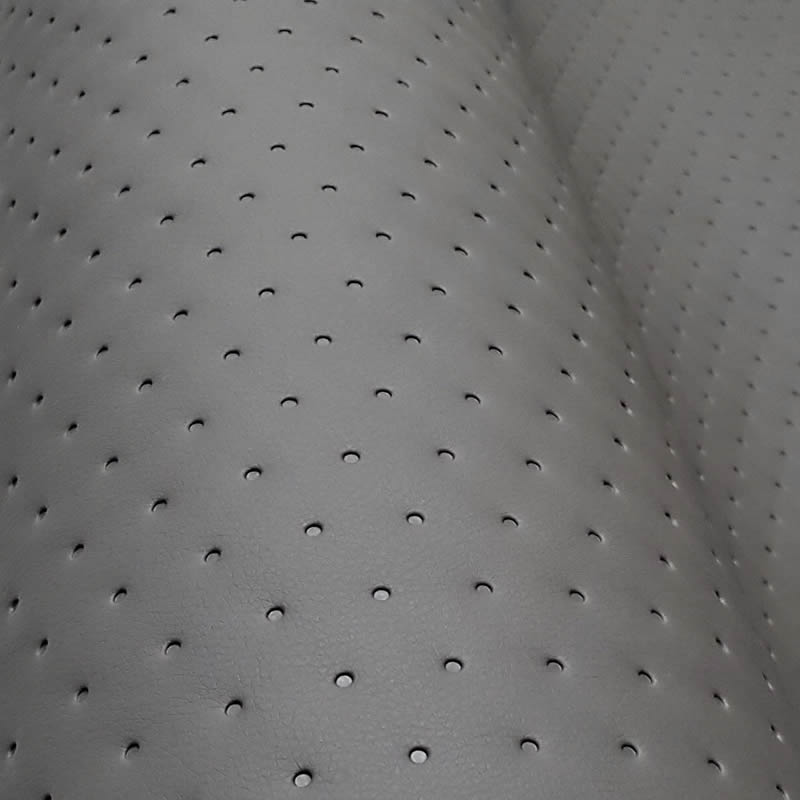 KK390 Exkluzívní koženka zbytek 60x140cm koženka puntíky co 2,2cm tmavě šedá na vatelínu