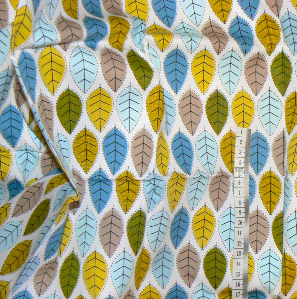 6O167 Bavlněná látka 49x80cm listy modrá zbytek na patchwork