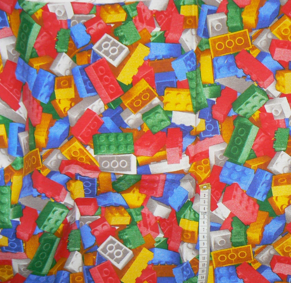 6T46 Bavlněná směsová režná látka 50x60cm barevné kostky 165g/m2 zbytek na patchwork