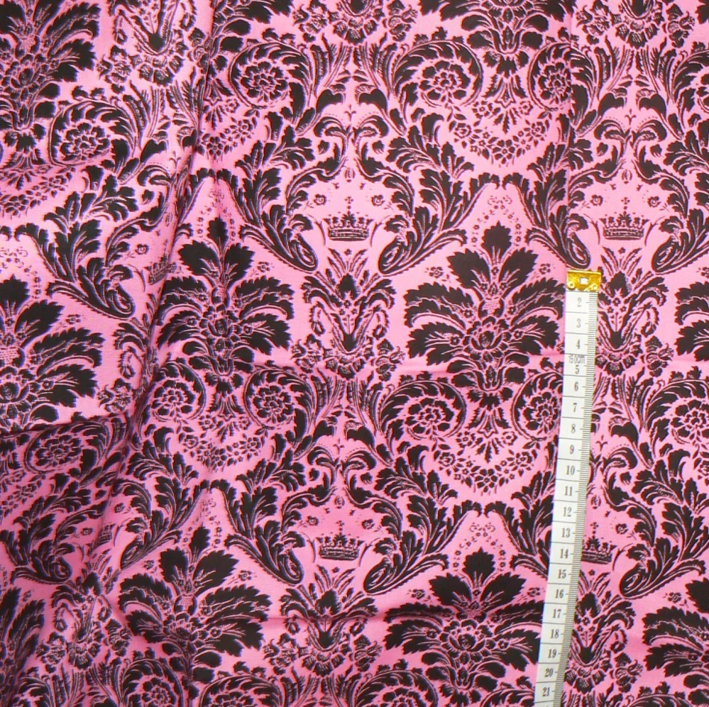 6O199 Bavlněná látka 52x100cm růžovočerná vzor pruhy zbytek na patchwork