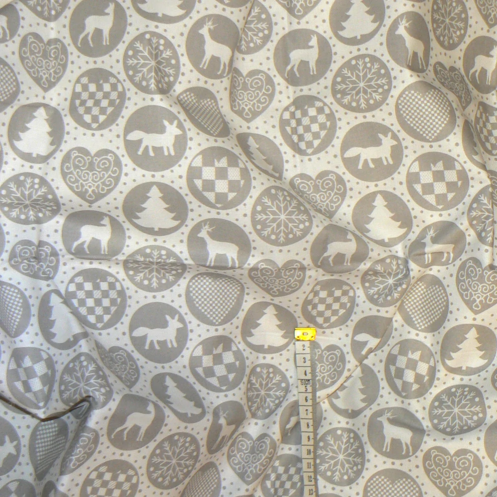 6O293 Bavlněná látka 50x80cm šedobílá vánoční zbytek na patchwork