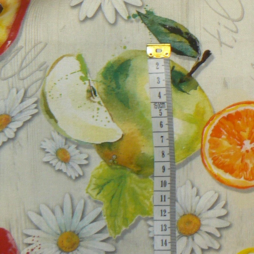 6O315 Bavlněná látka 60x19cm jablíčka na béžové zbytek na patchwork