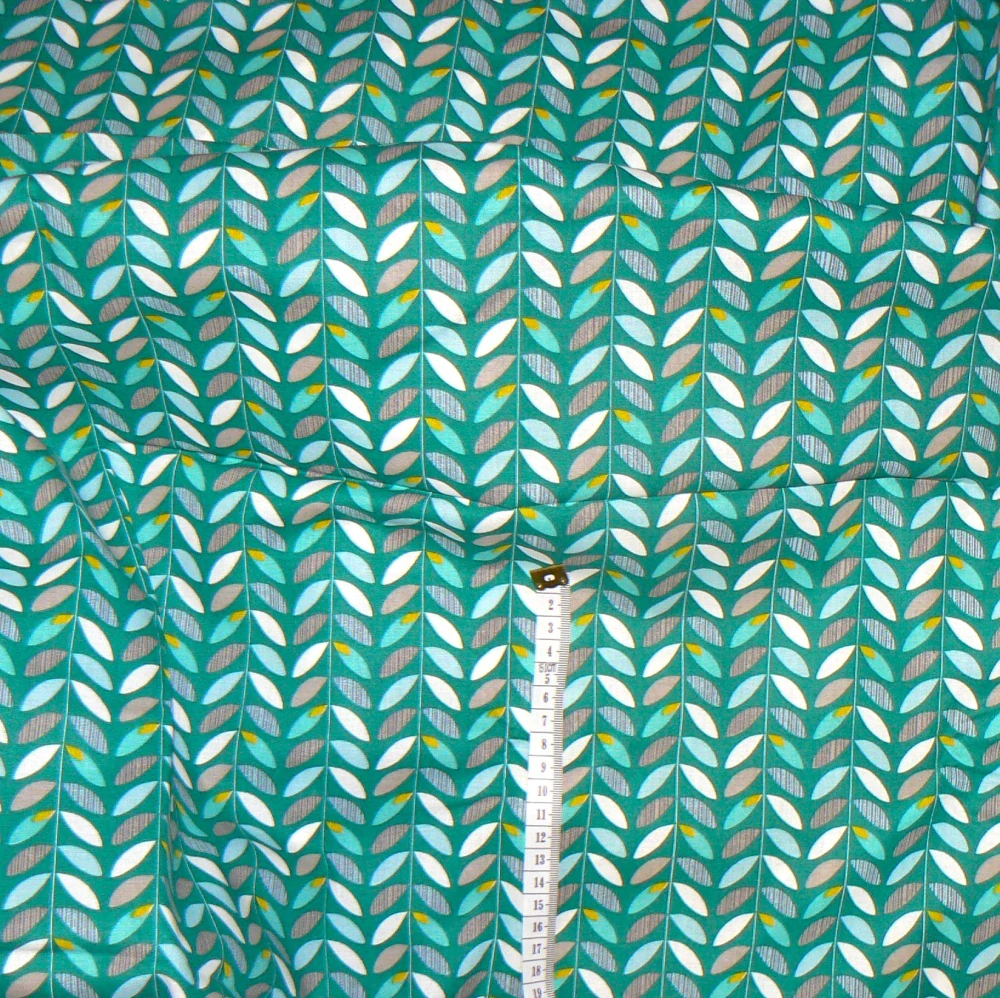 6O325 Bavlněná látka 93x120cm větvičky zelená zbytek na patchwork