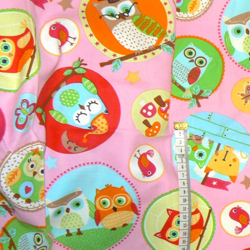 6P64 Bavlněná látka 31x60cm sovy na růžové zbytek na patchwork