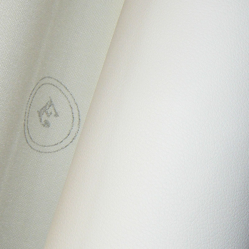KK204 Koženka kaiman 45x135cm bílá koženka na bavlně