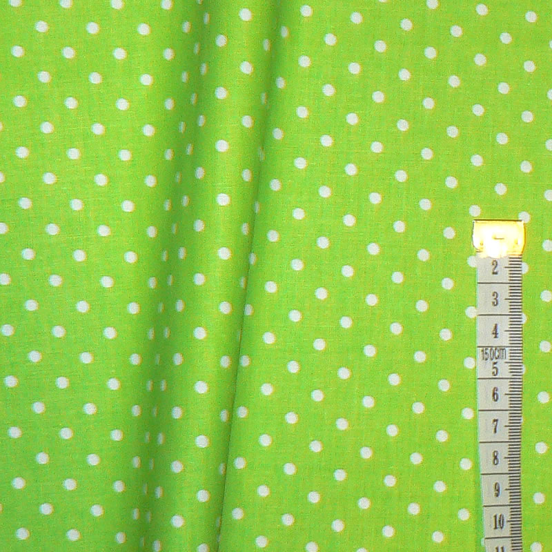 6R32 Bavlněná látka plátno 19x160cm zelenobílá puntík zbytek na patchwork