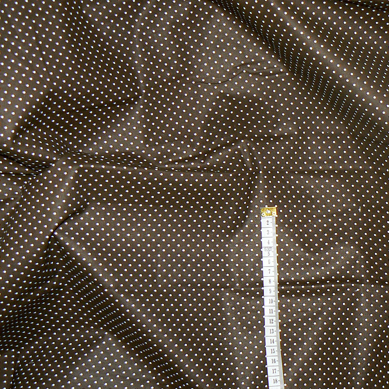 6R203 Bavlněná látka 66x160cm bílé puntíčky na hnědé