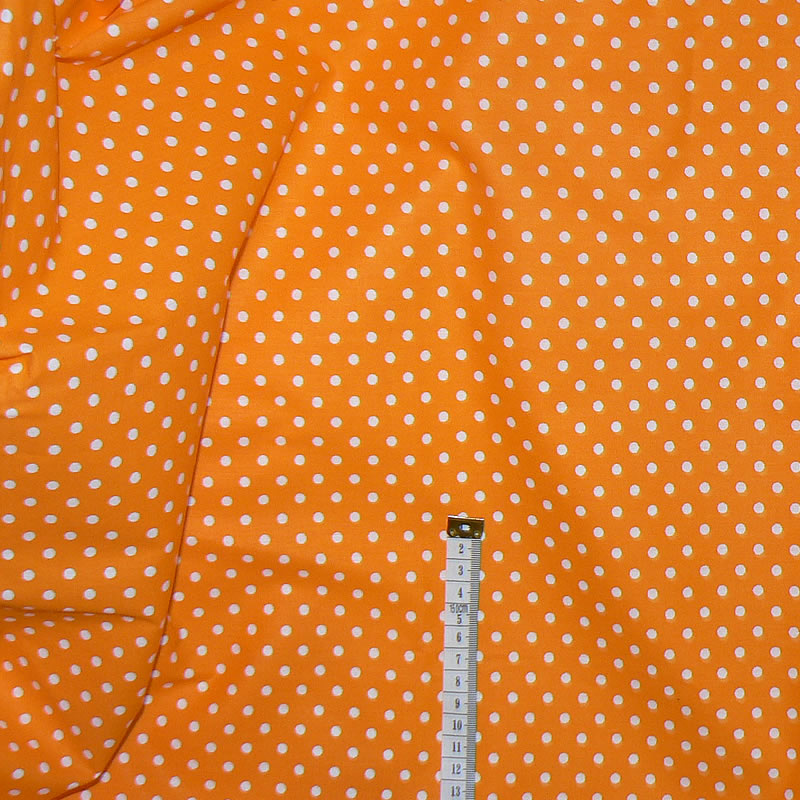6T14 Bavlněná látka 100x71cm bílé puntíky na oranžové zbytek na patchwork