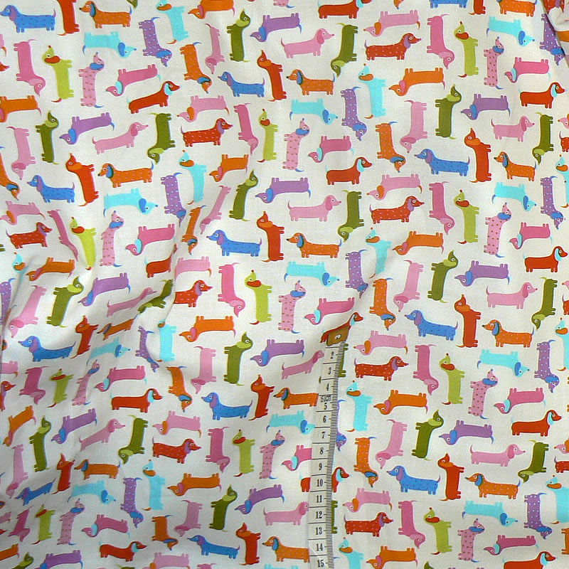 6T152 Bavlněná látka 50x66cm barevní pejsci na bílé zbytek na patchwork