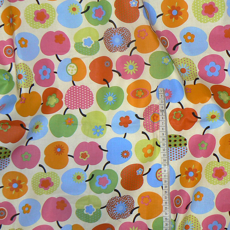 6U24 Bavlněná látka 48x100cm jablíčka na sv.žluté zbytek na patchwork