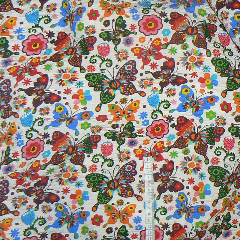 7C49 Bavlněný krep látka 79x156cm motýlci na bílé zbytek na patchwork