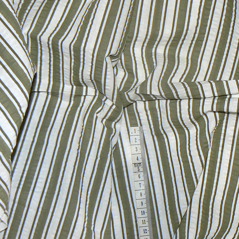 7E348 Bavlněný krep látka 40x140cm bílozelená pruhy zbytek na patchwork