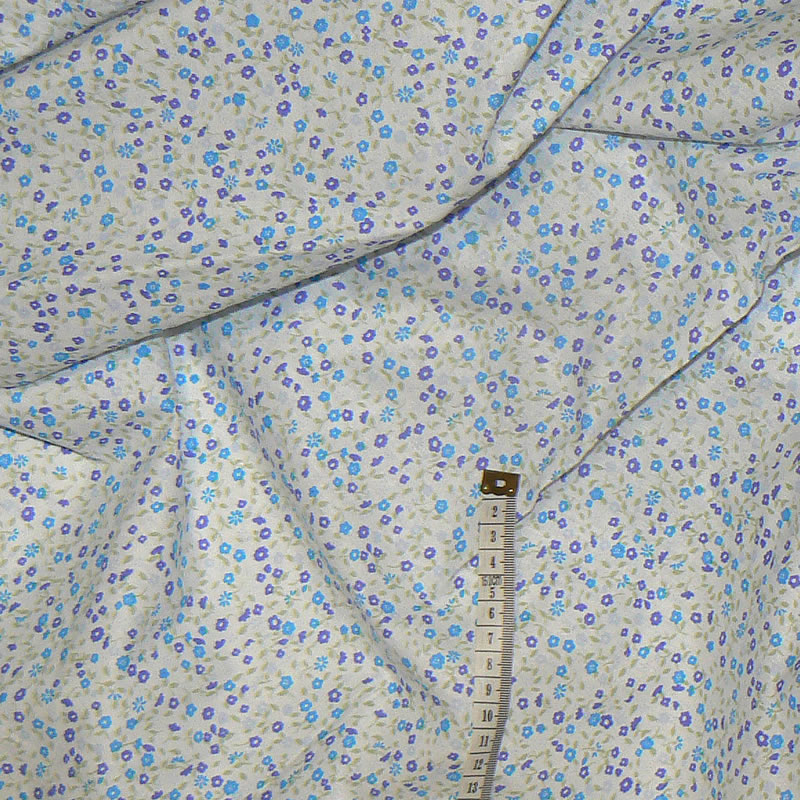 7K20 Bavlněná látka plátno 92x102cm modrobílá kvítky zbytek na patchwork