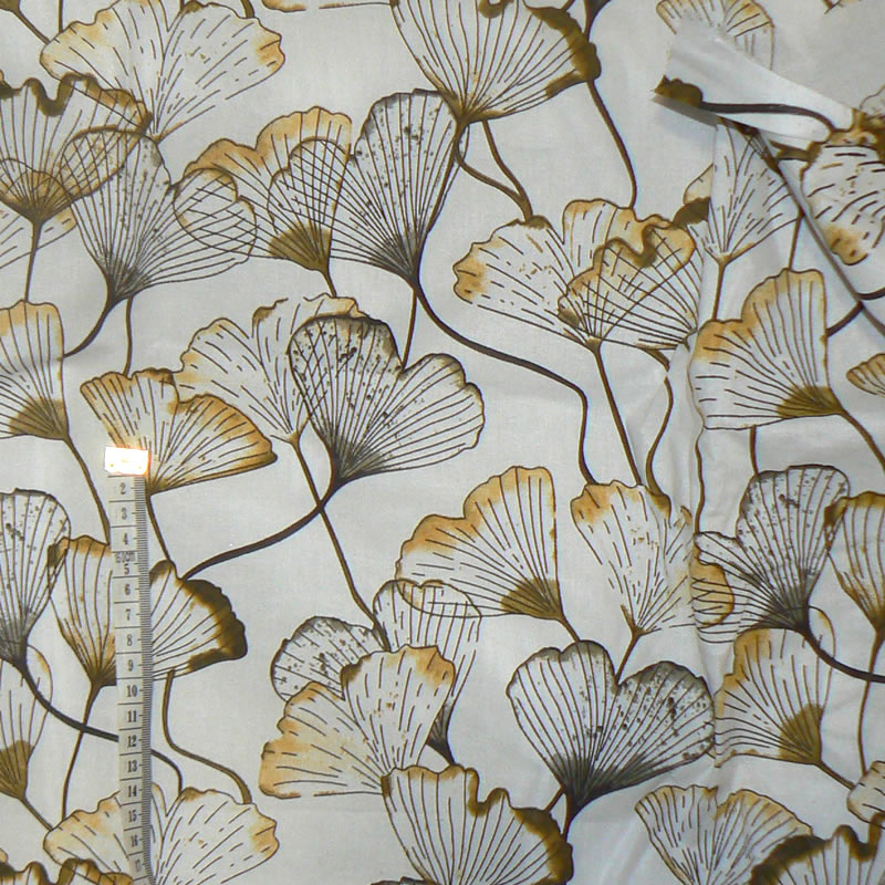 7K58 Bavlněná látka 36x150cm ginkgo listy žlutohnědá zbytek na patchwork