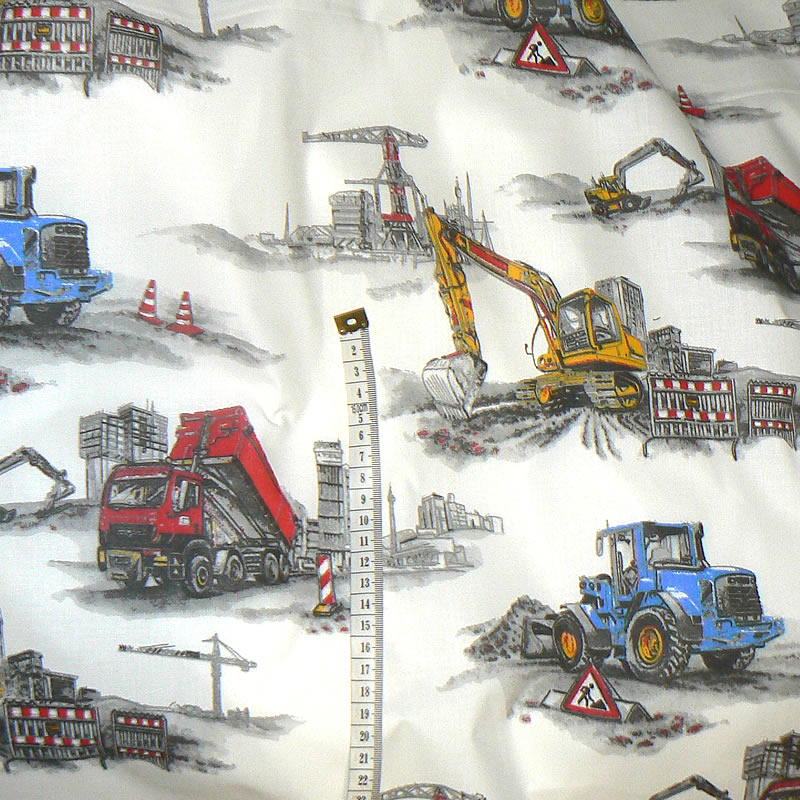 7M55 II.jakost Bavlněná látka 50x76cm nákladní auta na bílé zbytek na patchwork
