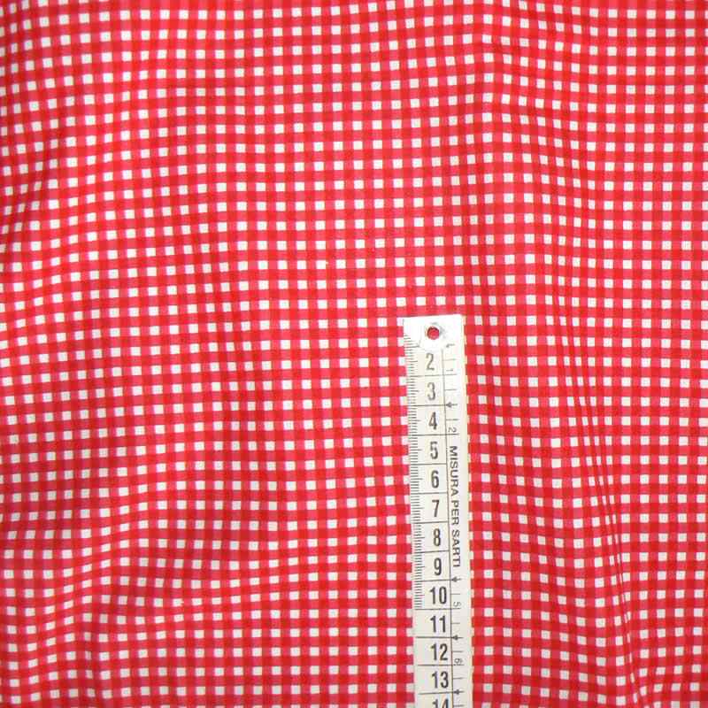 Bavlněná látka 75x122cm červenobílá kostička (1P134