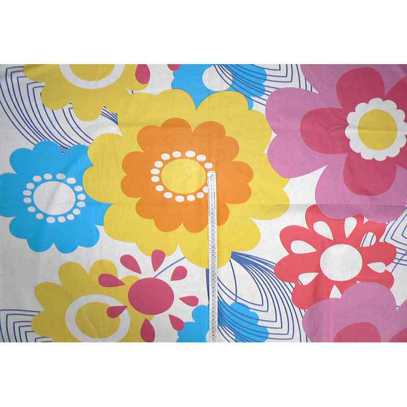 Bavlněná látka barevná květa 70x104cm zbytek na patchwork (1Q47)
